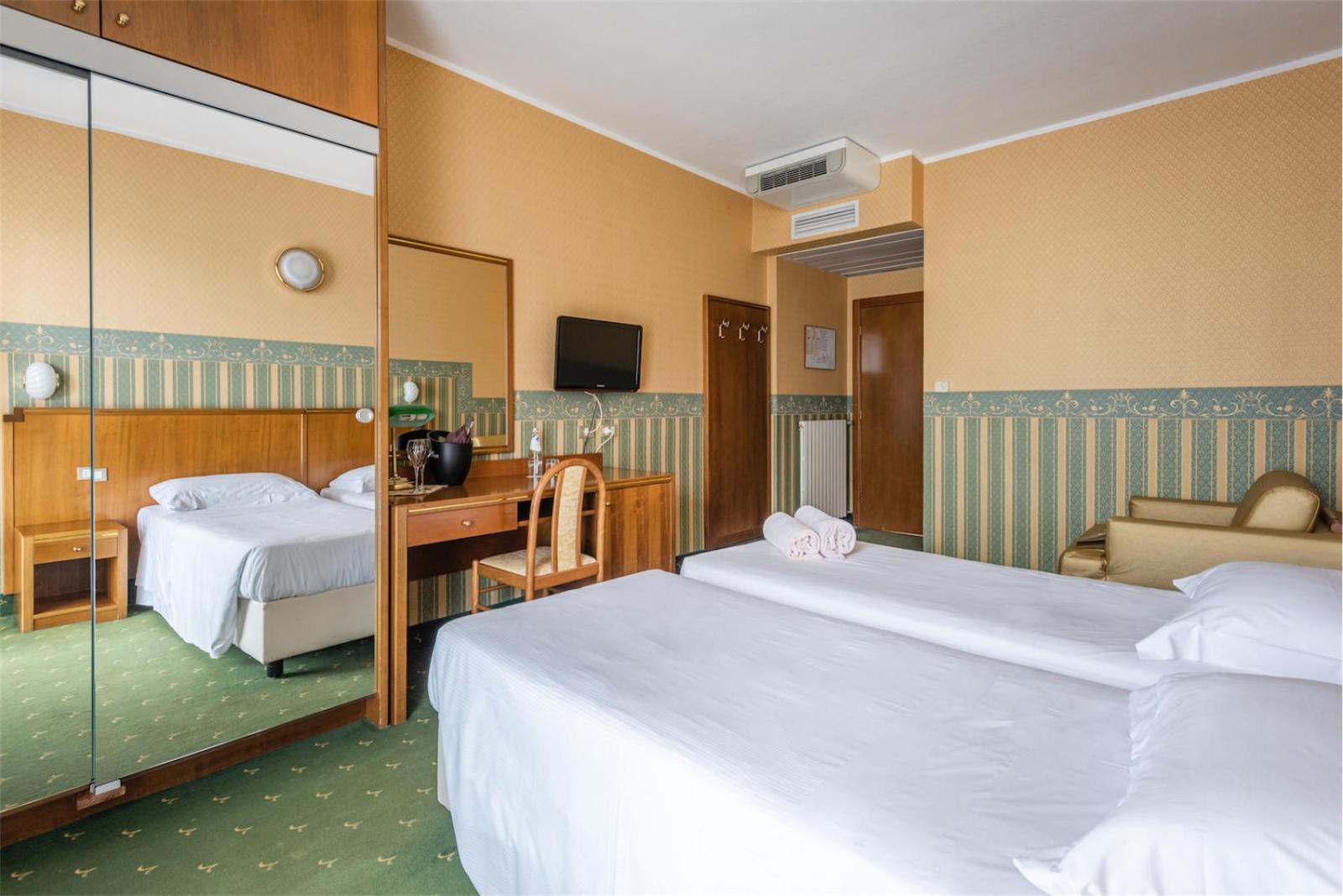 Hotel Splendid Palace リモーネ・スル・ガルダ 部屋 写真