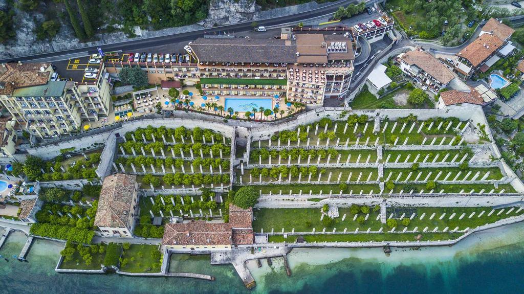 Hotel Splendid Palace リモーネ・スル・ガルダ エクステリア 写真